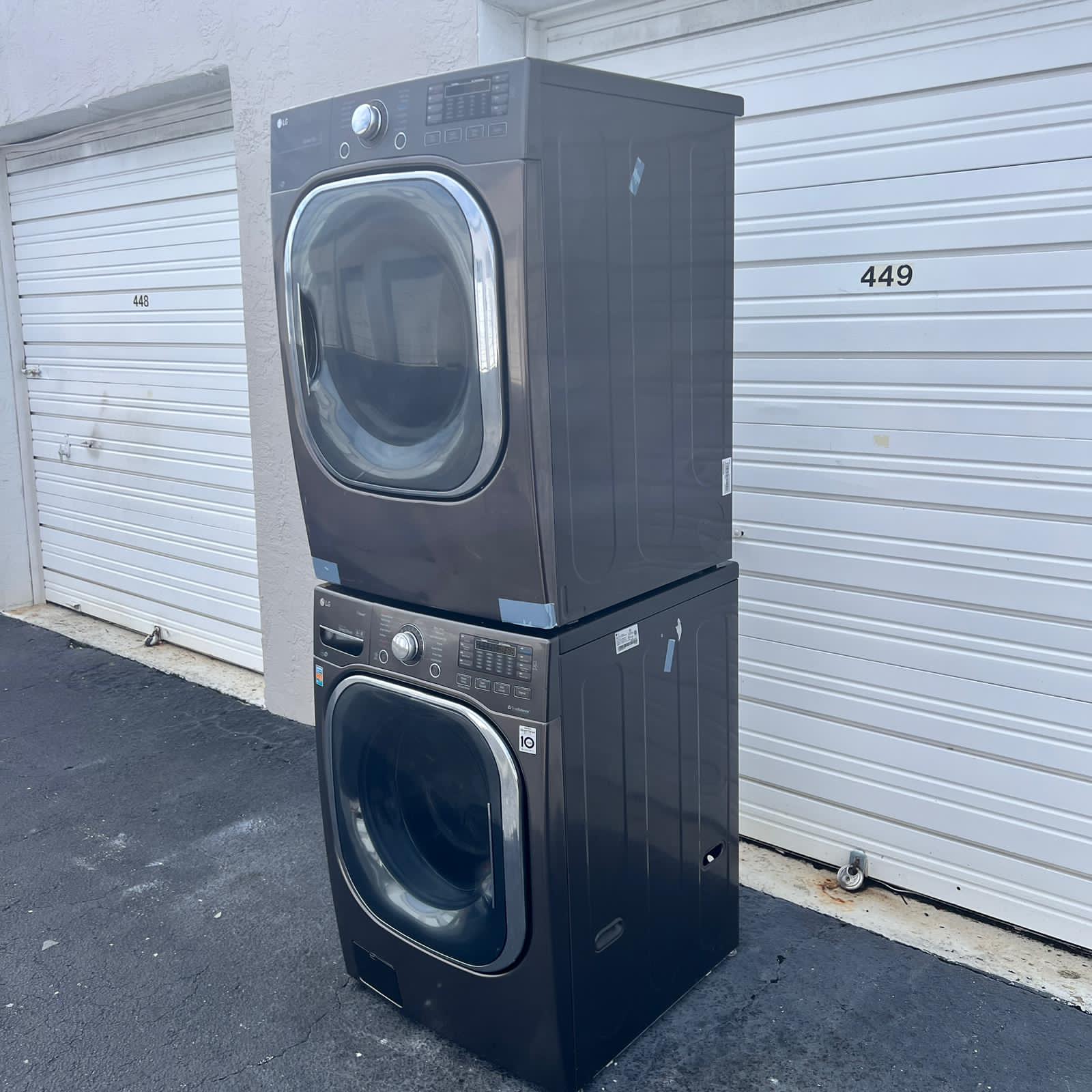 LG Washer 4.5 cu.ft and Dryer 7.4 cu.ft Ultra Large Capacity Front Load LG Washer 4.5 cu.ft and Dryer 7.4 cu.ft Ultra Large Capacity Front Load